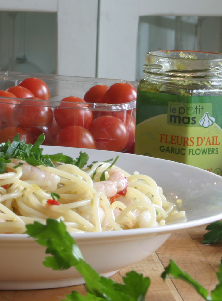 Recipe - Variation on a theme : garlic scape pasta - Recipes with fermented garlic scapes, garlic scapes and organic garlic – Le Petit Mas organic garlic and garlic scape farm in Quebec (Canada)
