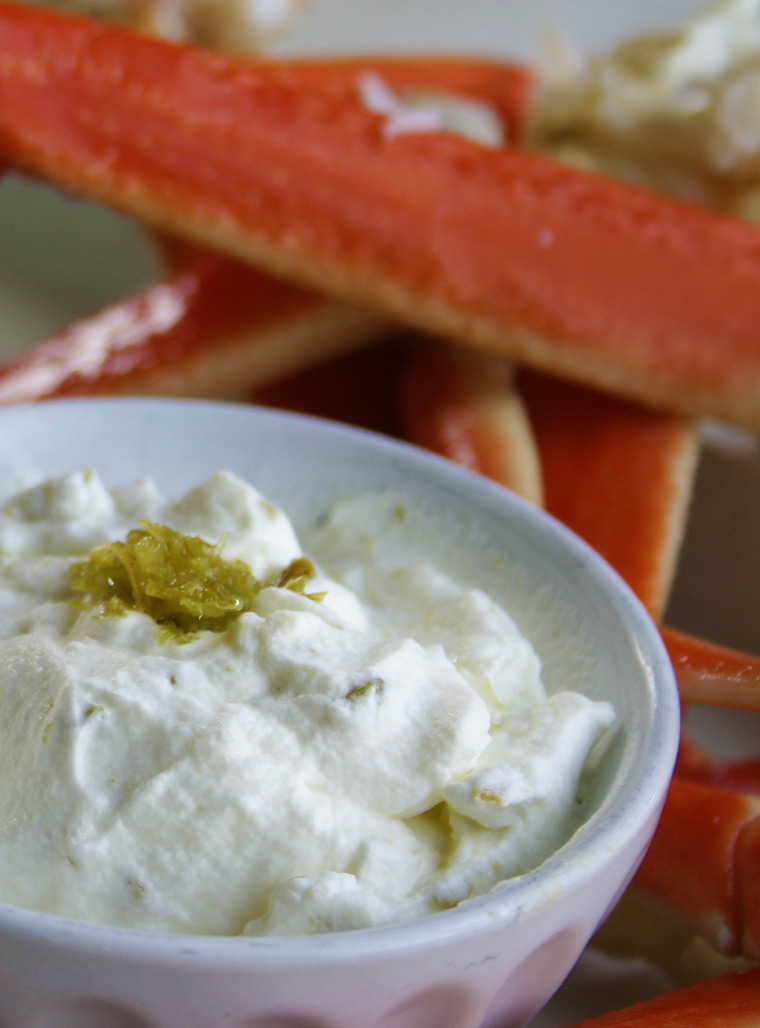 Crème fouettée aux fleurs d'ail - pour les fruits de mer - Recette - Le Petit Mas